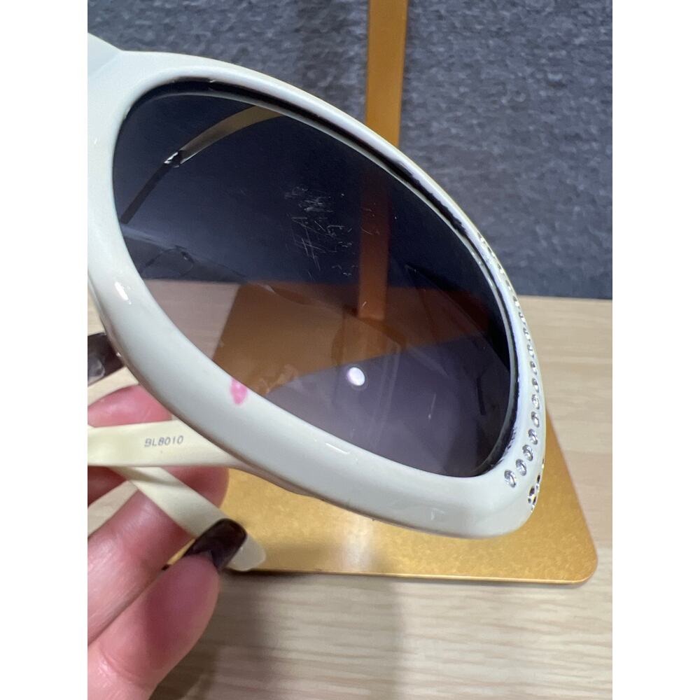 Fashion Women Retro Square Rhinestone With LV Initials Sunglasses Cream - Picture 11 of 11